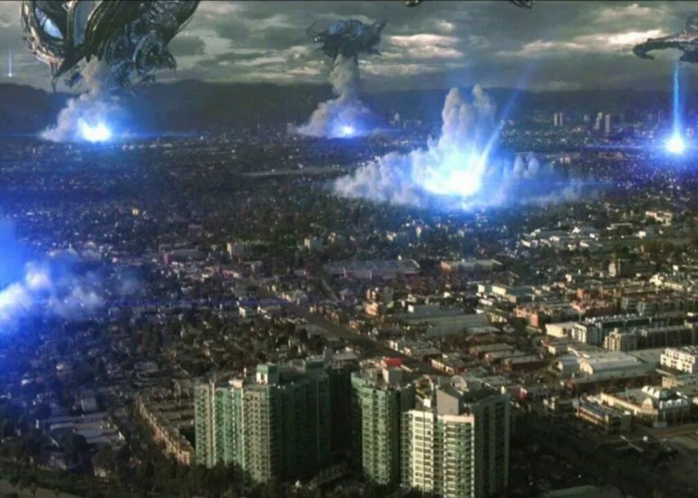 #94. Skyline (2010)